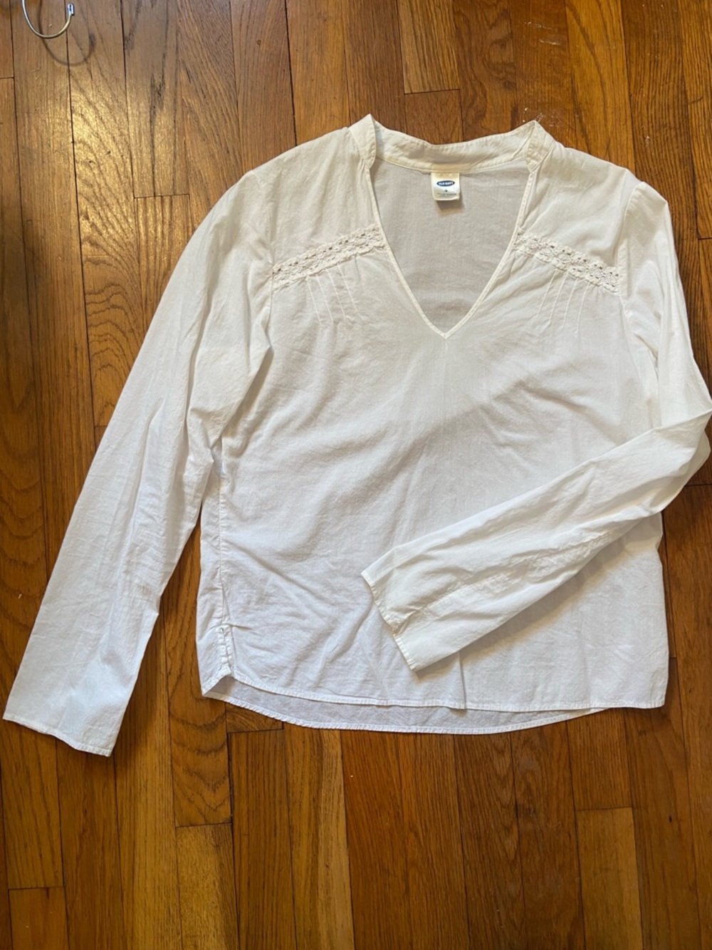 Old Navy White Long-Sleeve V-Neck Blouse with Lace Detail 100% Cotton